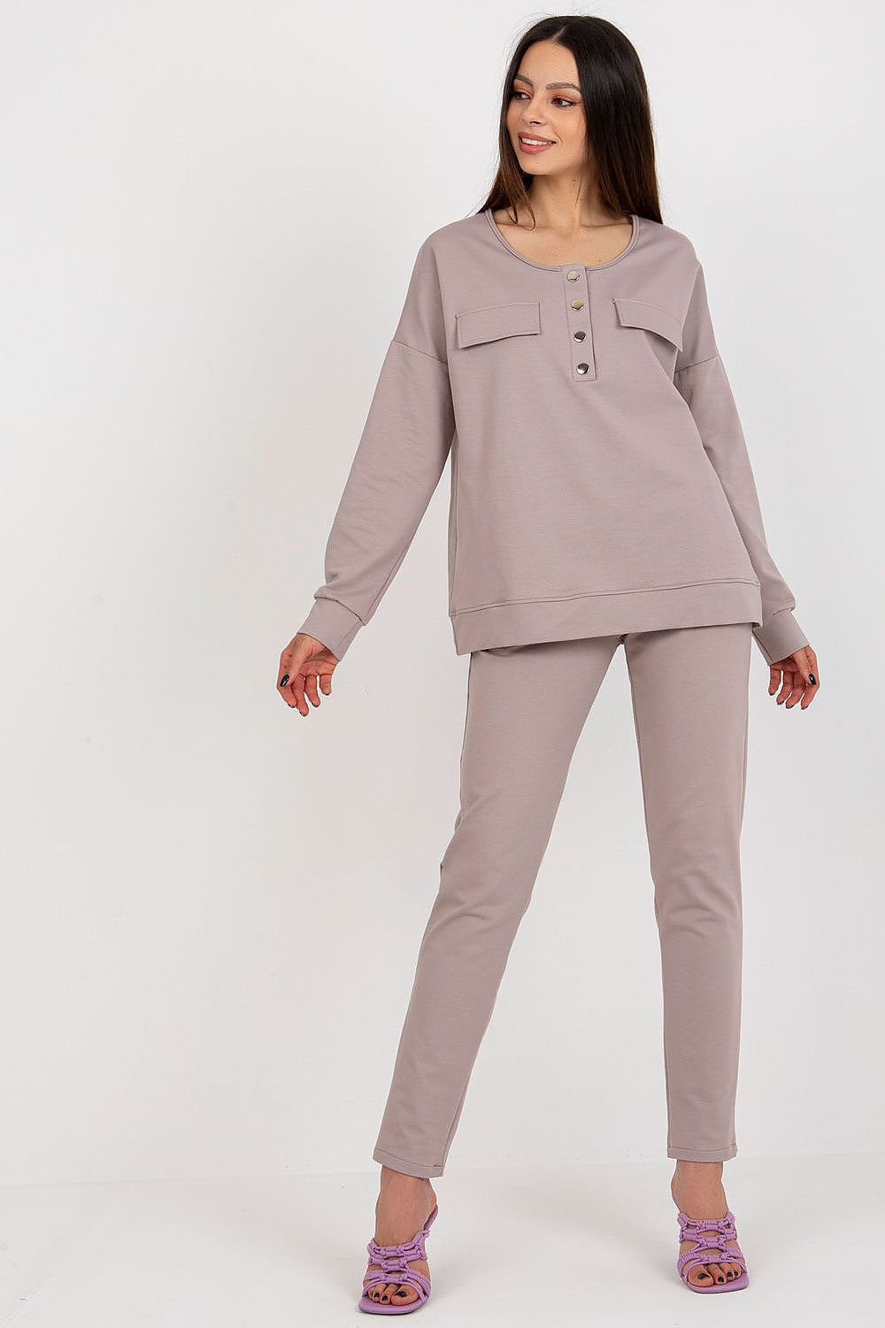 Lakerta moderne Trenings Sett til dame til dame fra MS StyleHaven, laget av Bomull, farge beige 2, størrelse S/M, med short ermer, perfekt til casual; dress