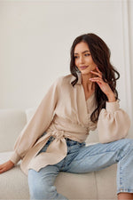 Calia – cropped bluse med feminin edge fra Roco Fashion fra MS StyleHaven, størrelse 40, med long, bukselengde long, kjolelengde maxi, kjolestil flared; gown