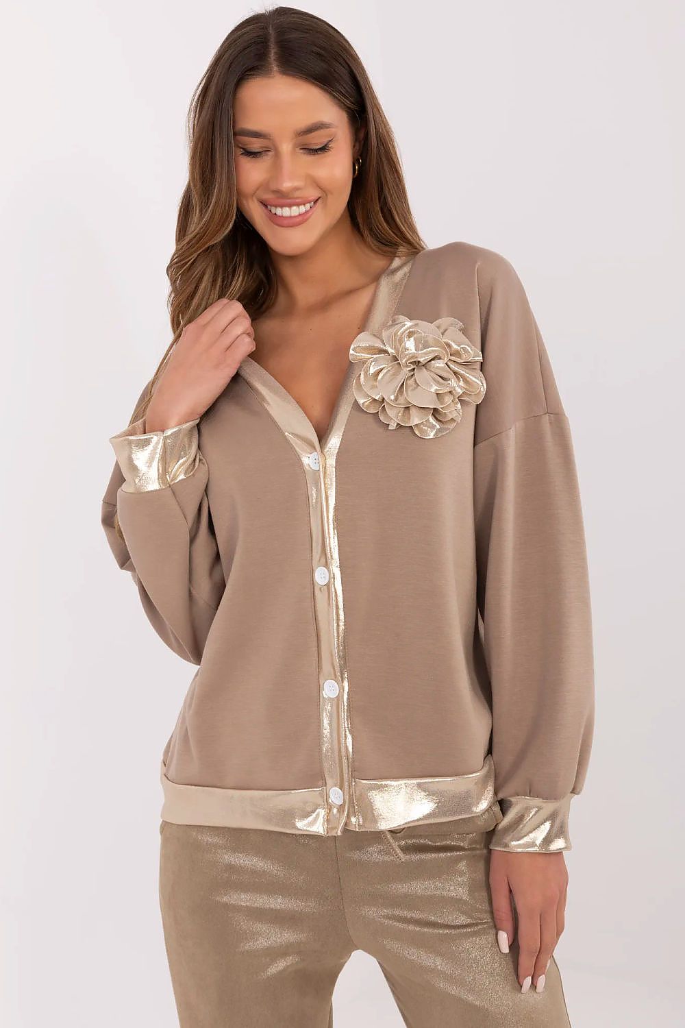 Oppdag vårt utvalg av stilfulle  Genser Italia Moda til dame i ulike størrelser og kvalitetsmaterialer – perfekte til jobb, fritid og alle dager. Rask levering og gode priser hos MS Stylehaven. se mer!