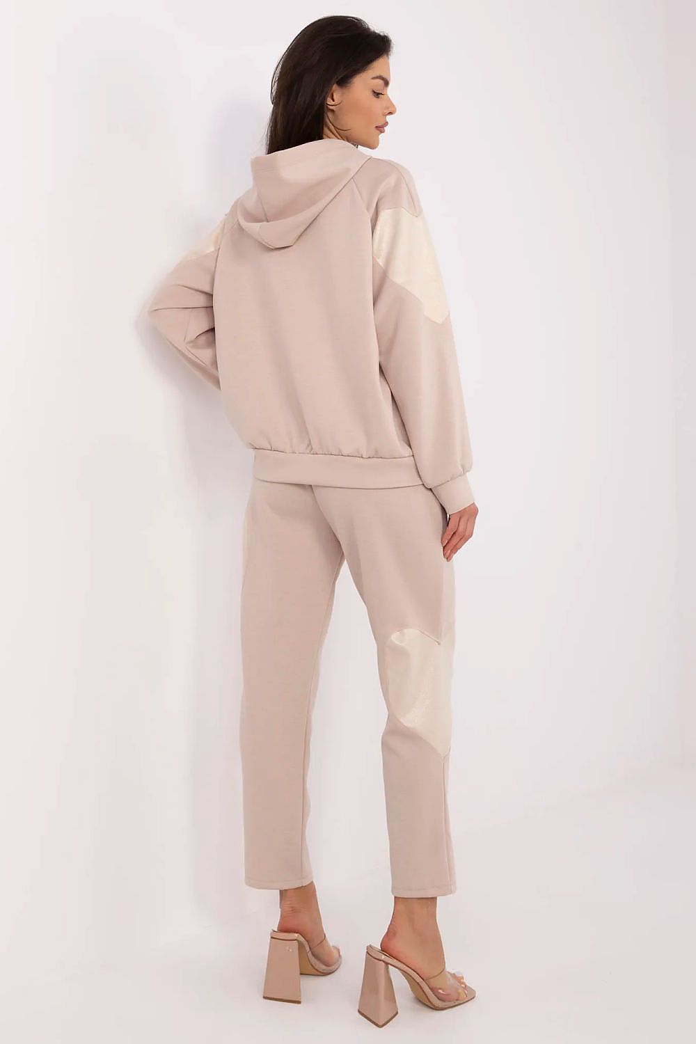 Oppdag vårt utvalg av stilfulle  Sett Italia Moda til dame i ulike størrelser og kvalitetsmaterialer – perfekte til jobb, fritid og alle dager. Rask levering og gode priser hos MS Stylehaven. se mer!