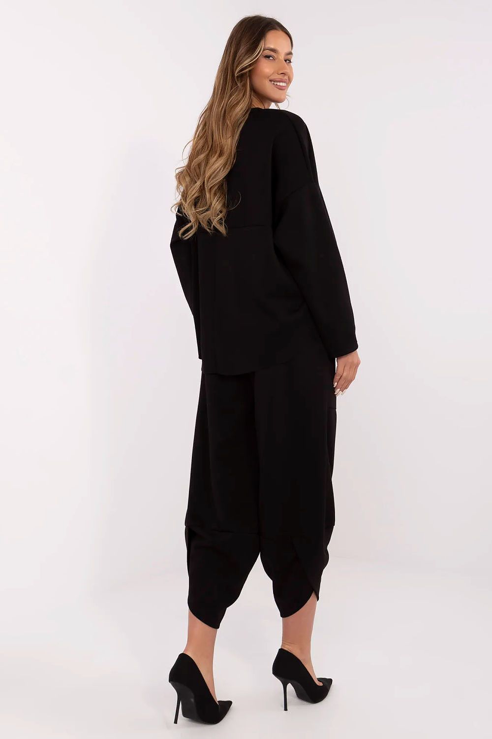 Oppdag vårt utvalg av stilfulle  Sett Italia Moda til dame i ulike størrelser og kvalitetsmaterialer – perfekte til jobb, fritid og alle dager. Rask levering og gode priser hos MS Stylehaven. se mer!