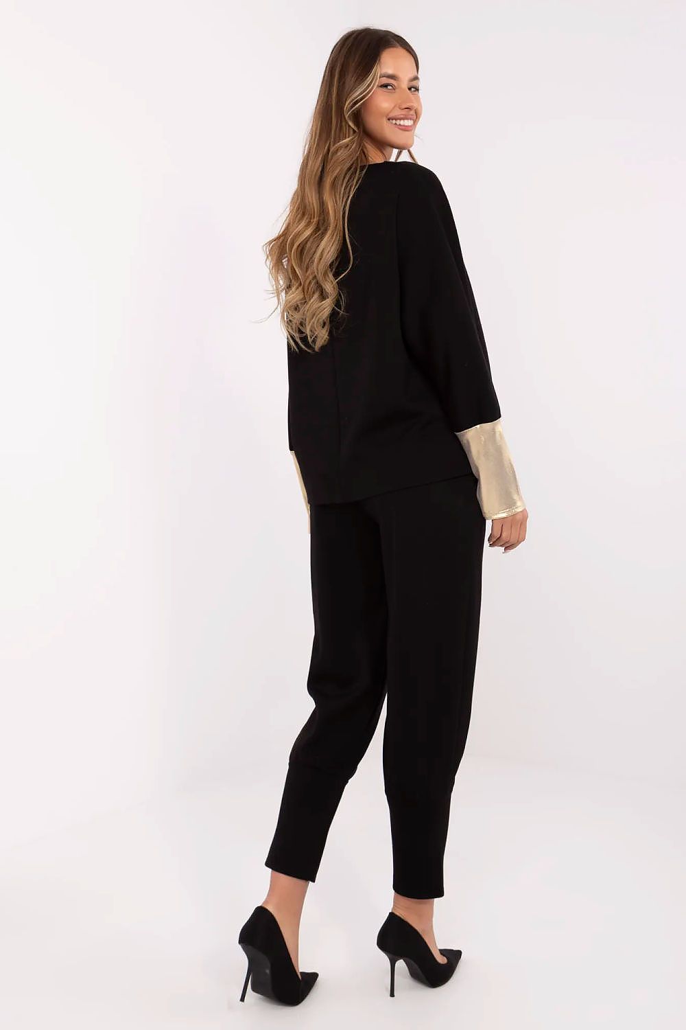 Oppdag vårt utvalg av stilfulle  Sett Italia Moda til dame i ulike størrelser og kvalitetsmaterialer – perfekte til jobb, fritid og alle dager. Rask levering og gode priser hos MS Stylehaven. se mer!