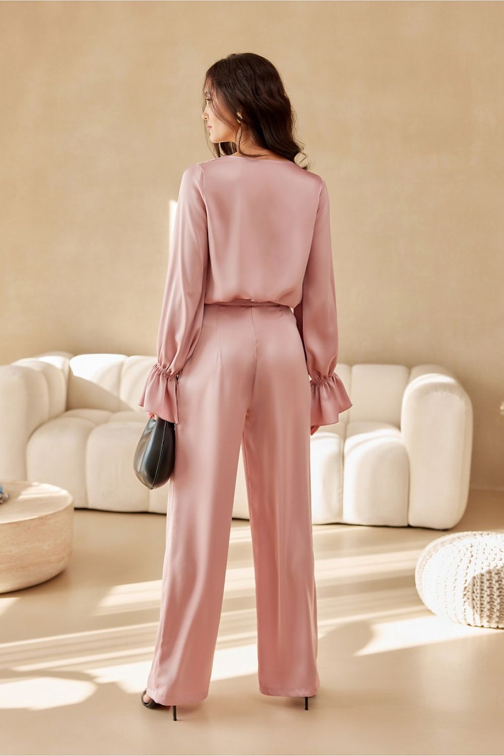 Elsa Satin Wide-Leg Pants by Roco Fashion fra MS StyleHaven, størrelse 38, med short, bukselengde long, kjolelengde mini, kjolestil wrap; a-line