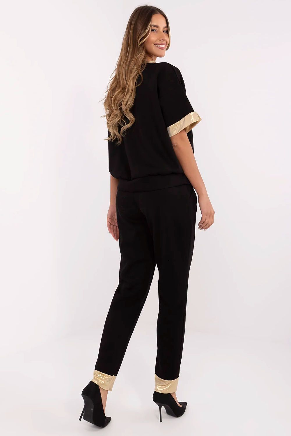 Oppdag vårt utvalg av stilfulle  Sett Italia Moda til dame i ulike størrelser og kvalitetsmaterialer – perfekte til jobb, fritid og alle dager. Rask levering og gode priser hos MS Stylehaven. se mer!