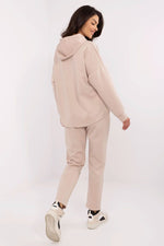 Oppdag vårt utvalg av stilfulle Beige 2 Sett Italia Moda til dame i ulike størrelser og kvalitetsmaterialer – perfekte til jobb, fritid og alle dager. Rask levering og gode priser hos MS Stylehaven. se mer!