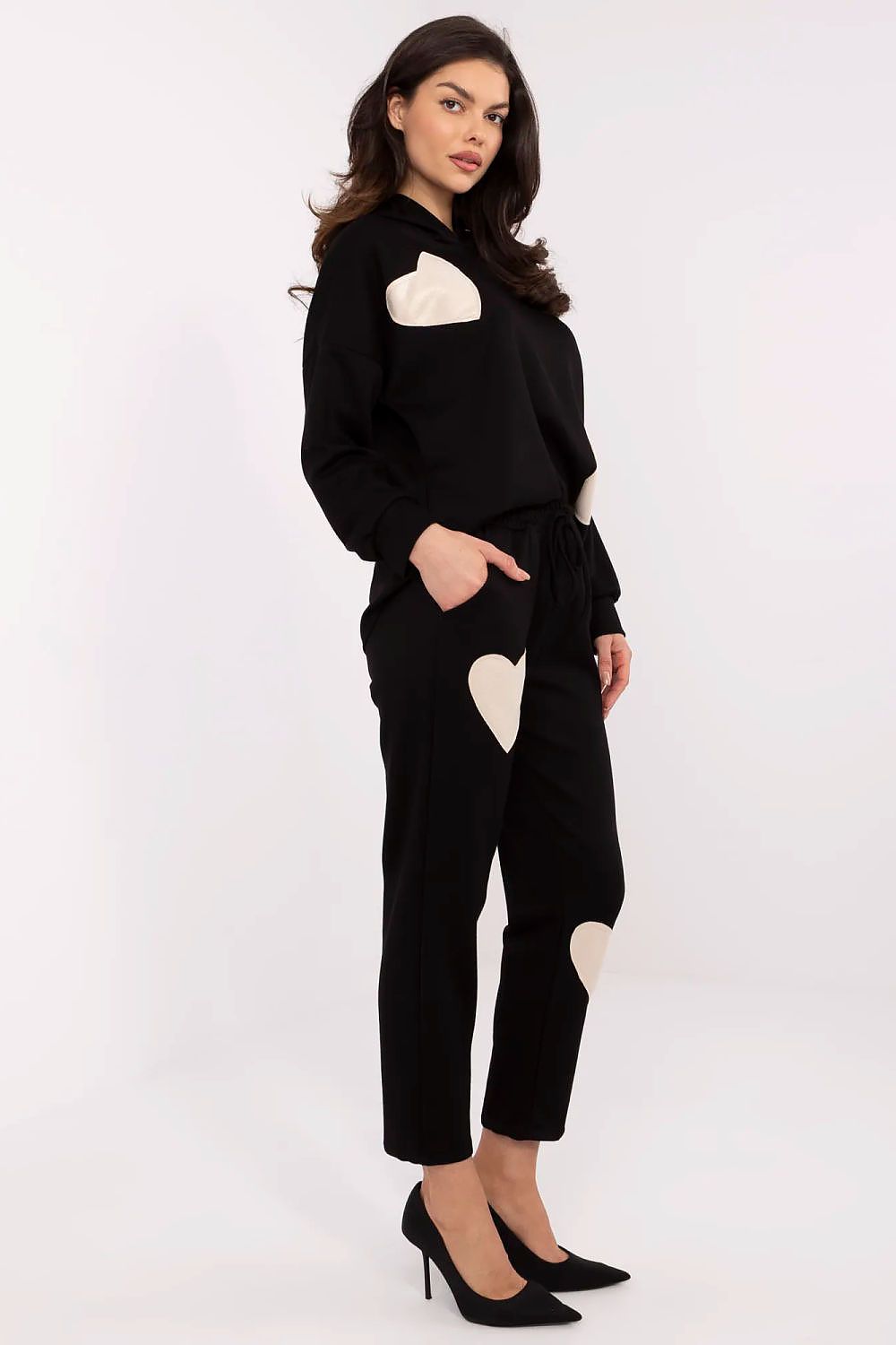 Oppdag vårt utvalg av stilfulle  Sett Italia Moda til dame i ulike størrelser og kvalitetsmaterialer – perfekte til jobb, fritid og alle dager. Rask levering og gode priser hos MS Stylehaven. se mer!