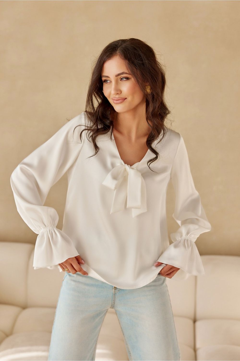 Amara bluse – myk femininitet med romantiske detaljer - Roco Fashion fra MS StyleHaven, størrelse 36, med long, bukselengde long, kjolelengde mini, kjolestil wrap; a-line
