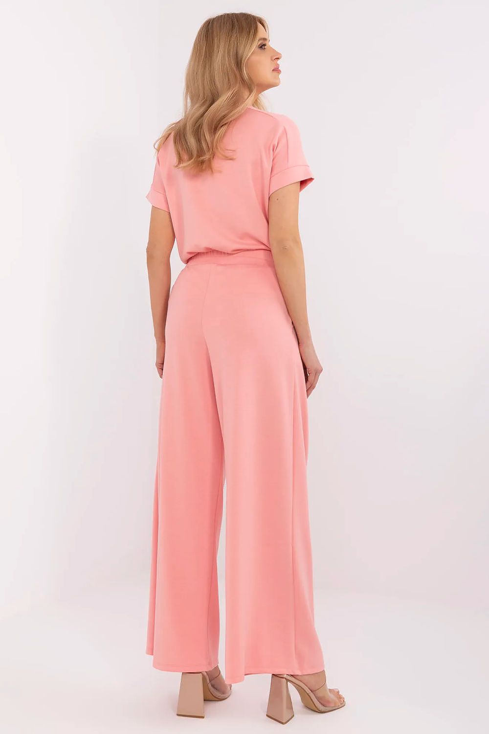 Oppdag vårt utvalg av stilfulle  Treningsbukser - Relevance til dame i ulike størrelser og kvalitetsmaterialer – perfekte til jobb, fritid og alle dager. Rask levering og gode priser hos MS Stylehaven. se mer!