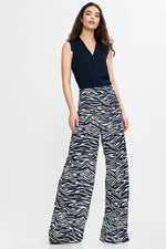 Bluse Nife til dame fra MS StyleHaven, laget av Viskose, farge Marineblå, størrelse 38, med sleeveless; 3-4 ermer, perfekt til casual; dress