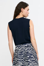 Bluse Nife til dame fra MS StyleHaven, laget av Viskose, farge Marineblå, størrelse 40, med sleeveless; 3-4 ermer, perfekt til casual; dress