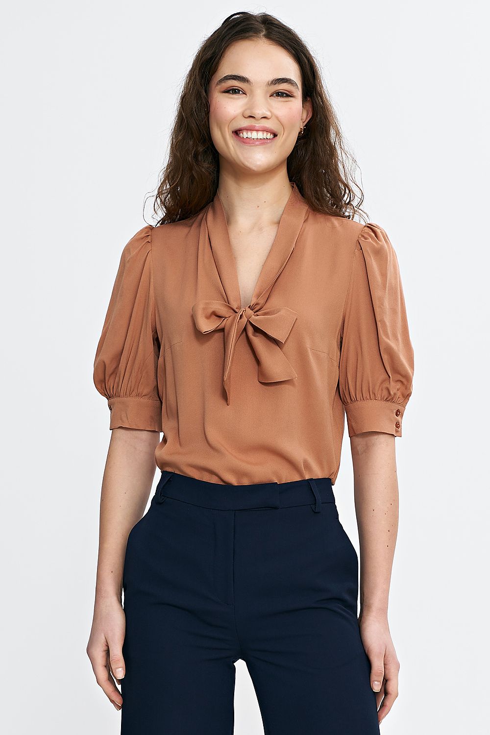 Bluse Nife til dame fra MS StyleHaven, laget av Viskose, farge Brun, størrelse 36, med 3-4; long ermer, perfekt til casual; dress
