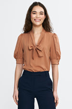 Bluse Nife til dame fra MS StyleHaven, laget av Viskose, farge Brun, størrelse 36, med 3-4; long ermer, perfekt til casual; dress