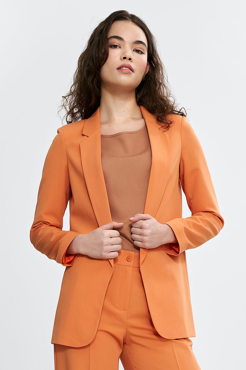 Jakke Nife til dame fra MS StyleHaven, laget av Viskose, farge Oransje, størrelse 36, med short ermer, perfekt til casual; dress