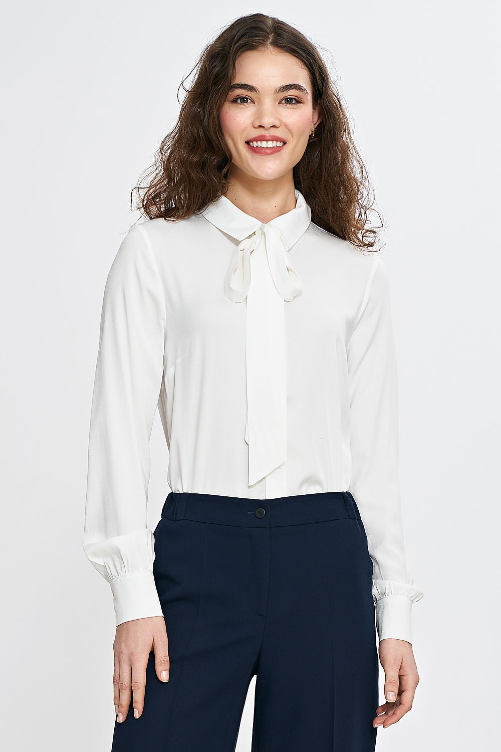 Skjorte Nife til dame fra MS StyleHaven, laget av Viskose, farge beige, størrelse 36, med sleeveless ermer, perfekt til casual; dress