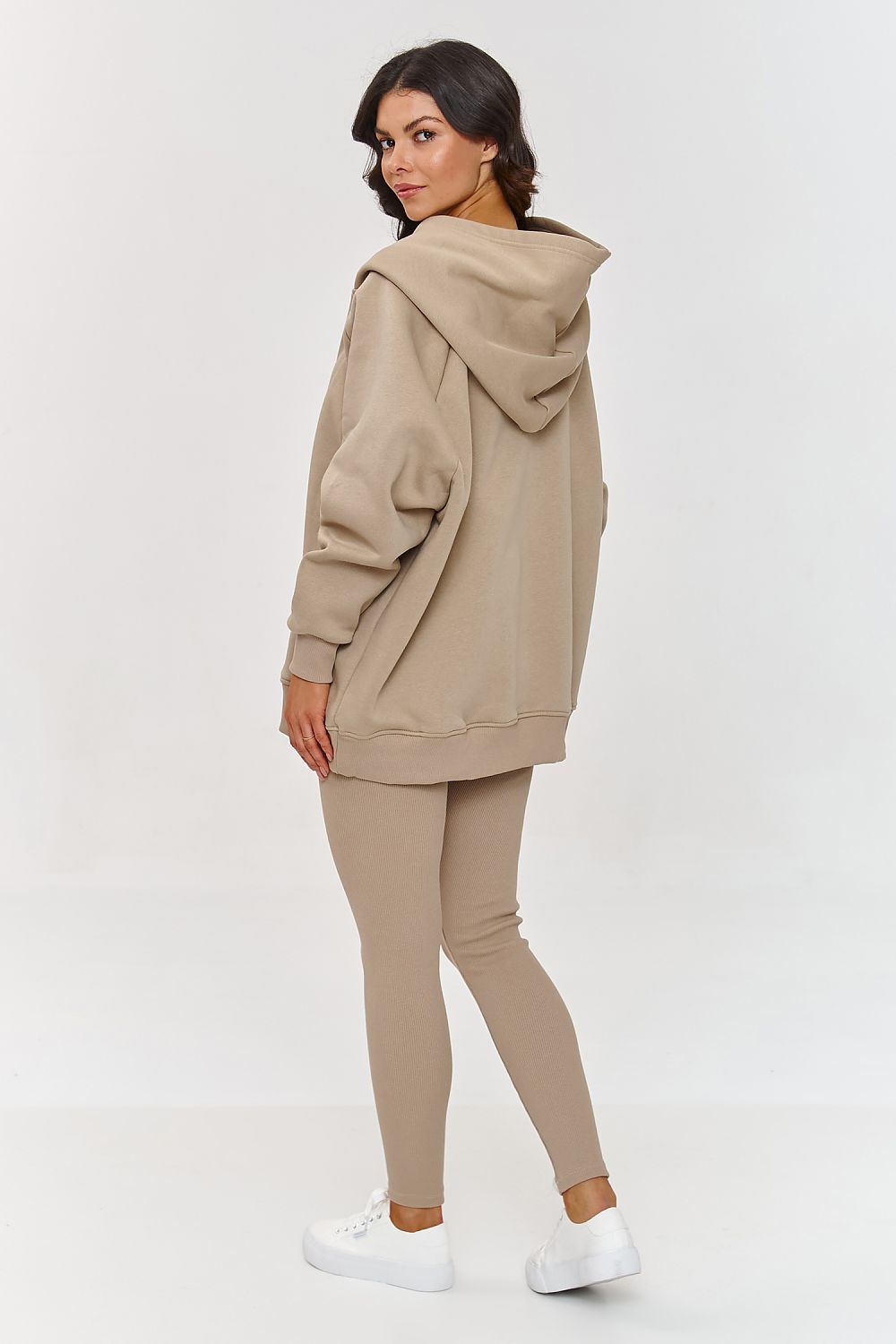 Oppdag vårt utvalg av stilfulle  Sett Makadamia til dame i ulike størrelser og kvalitetsmaterialer – perfekte til jobb, fritid og alle dager. Rask levering og gode priser hos MS Stylehaven. se mer!