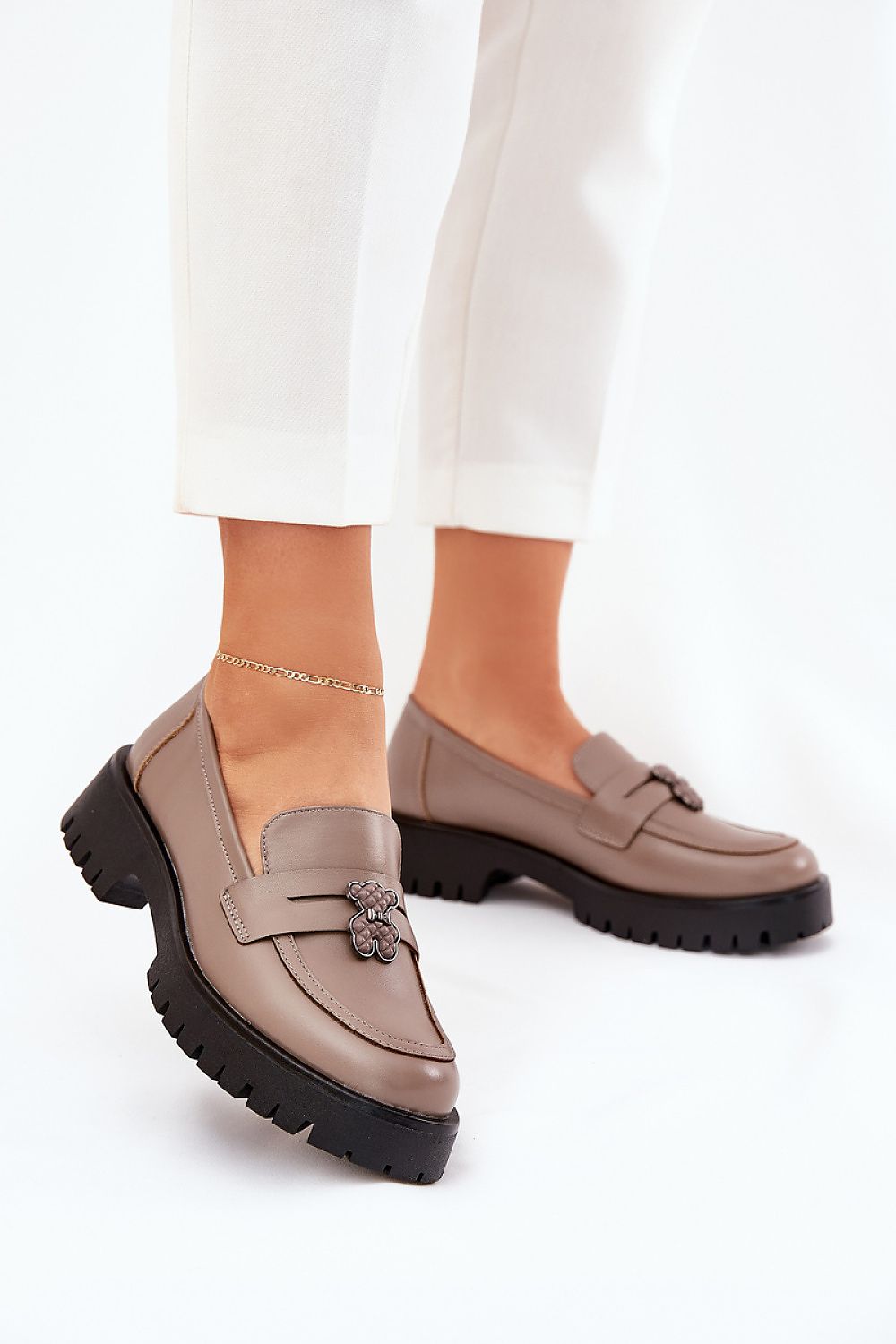 Mocassin Step in Style til dame fra MS StyleHaven, laget av Bomull, med detaljer i leather, farge beige, størrelse 36, med short ermer, hælhøyde low, skostørrelse 36; 37; 38; 39; 40, perfekt til casual; dress