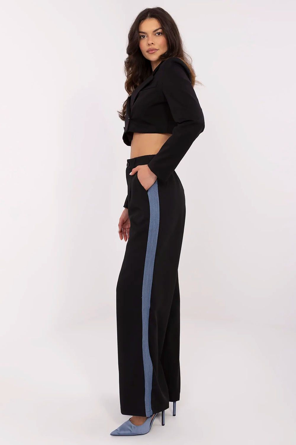  Women trousers model 211178 NM 