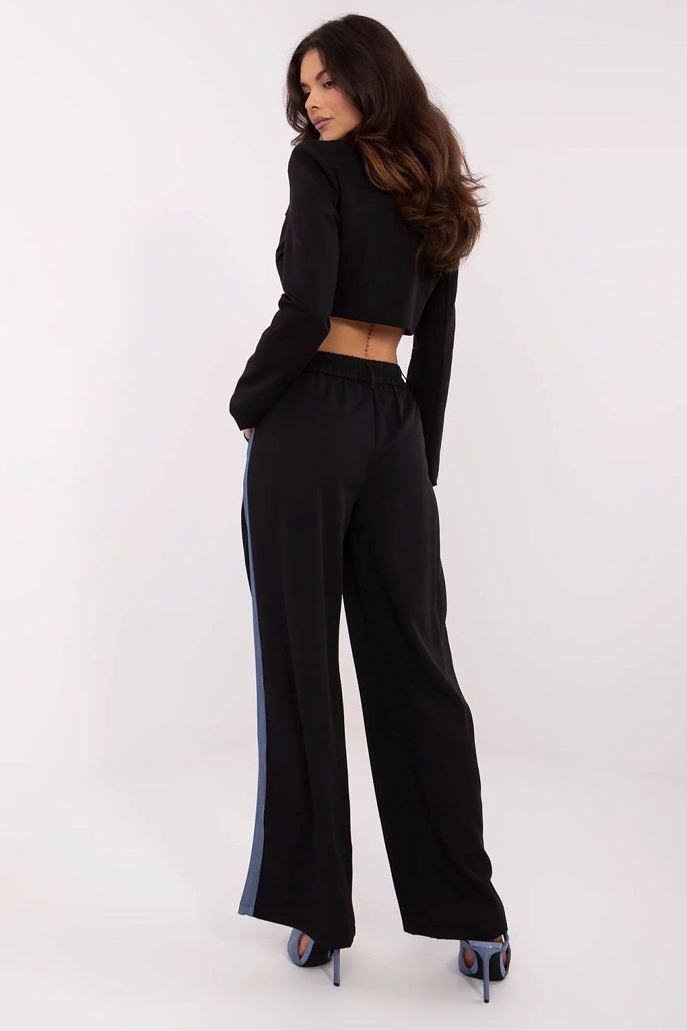  Women trousers model 211178 NM 