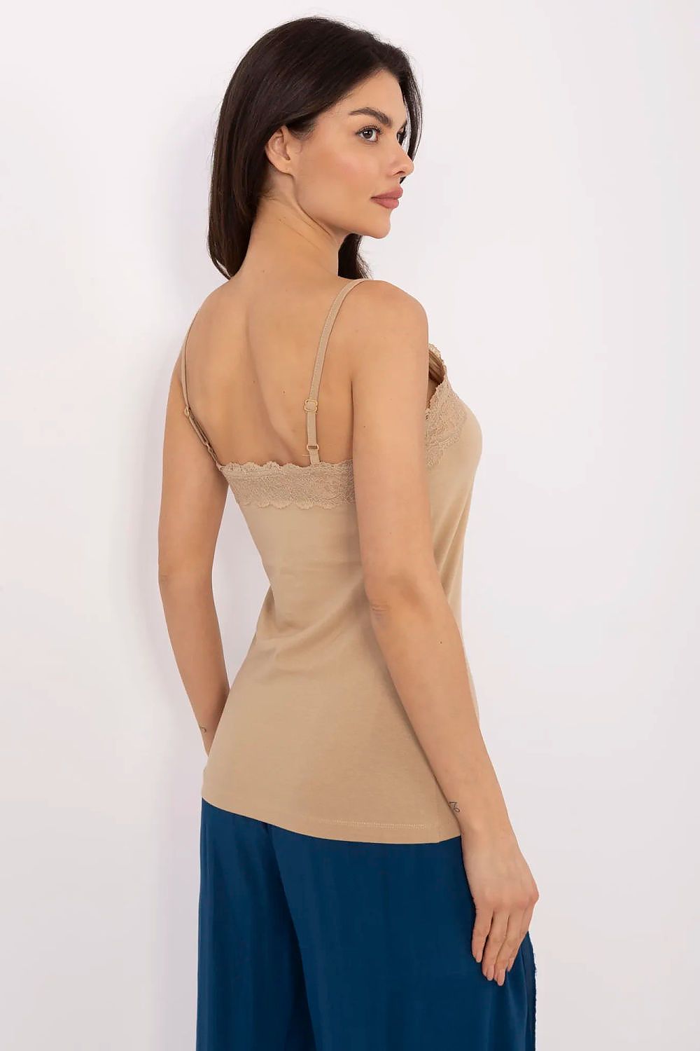 Topp Sublevel til dame fra MS StyleHaven, laget av Bomull, farge beige, størrelse M, med sleeveless ermer