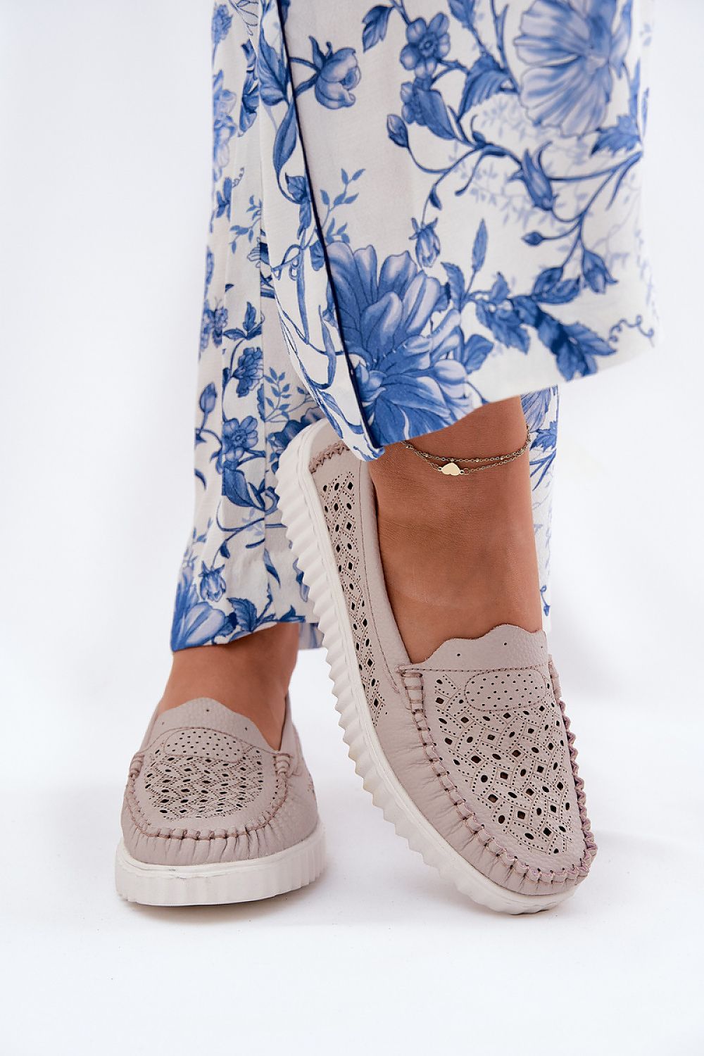 Mocassin Step in Style til dame fra MS StyleHaven, laget av Bomull, farge Hvit, størrelse 39, med short ermer, perfekt til casual