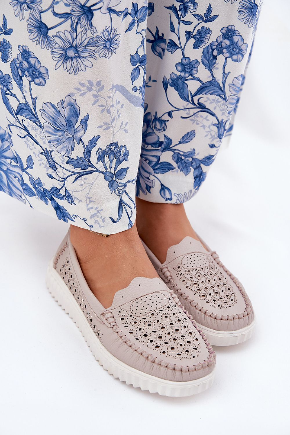 Mocassin Step in Style til dame fra MS StyleHaven, laget av Bomull, farge Hvit, størrelse 41, med short ermer, perfekt til casual