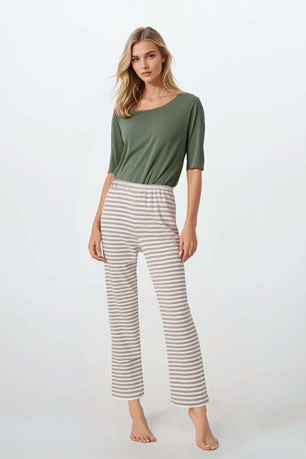 Pyjamas Momenti Per Me til dame fra MS StyleHaven, laget av Viskose; Bomull, farge Grønn, størrelse s, med 45720 ermer, perfekt til casual; dress