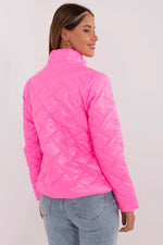 Oppdag vårt utvalg av stilfulle  Jakke Italia Moda til dame i ulike størrelser og kvalitetsmaterialer – perfekte til jobb, fritid og alle dager. Rask levering og gode priser hos MS Stylehaven. se mer!