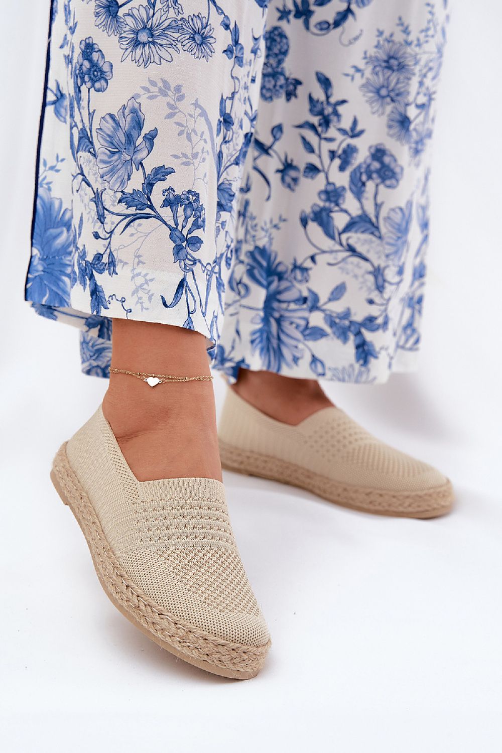 Espadrille Step in style til dame fra MS StyleHaven, laget av Bomull; polyester, med detaljer i leather, farge beige, størrelse 36, med 45720 ermer, hælhøyde flat, skostørrelse 36; 37; 38; 39; 40; 41, perfekt til casual; dress