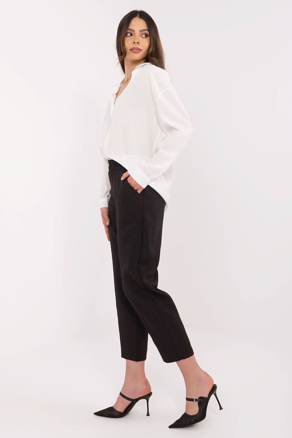 Elegante sigarettbukser for kvinner til dame fra MS StyleHaven, laget av polyester, farge Svart, størrelse M, med short ermer, perfekt til casual; dress