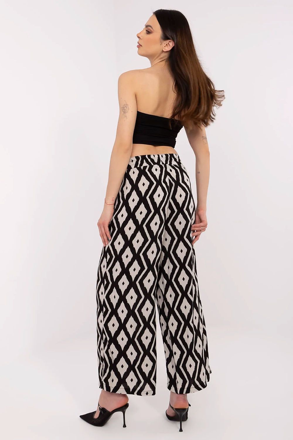 Lette og komfortable damebukser med trykt viskose til dame fra MS StyleHaven, laget av Viskose, farge Svart, størrelse XS, med short ermer, perfekt til casual; dress