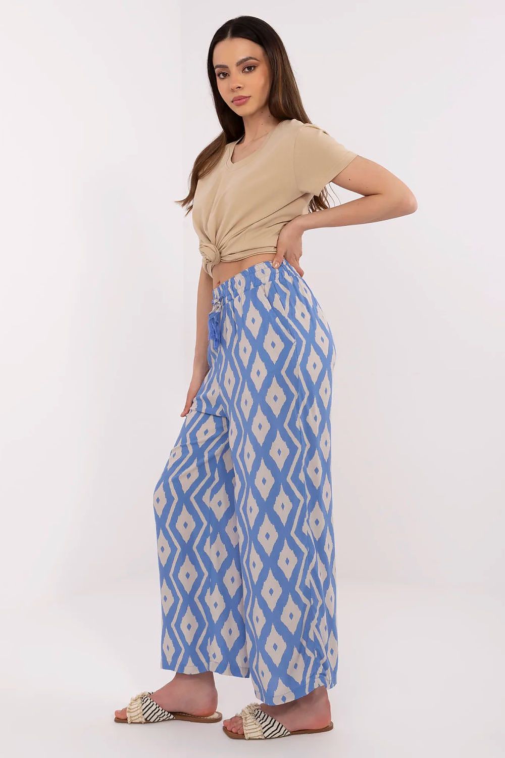 Lette og komfortable damebukser med trykt viskose til dame fra MS StyleHaven, laget av Viskose, farge Svart, størrelse M, med short ermer, perfekt til casual; dress