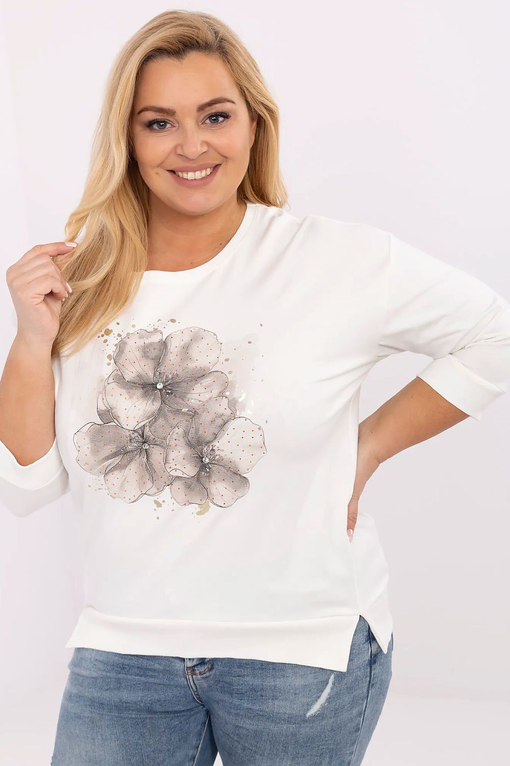 Oppdag vårt utvalg av stilfulle  Plus size bluse - Relevance til dame i ulike størrelser og kvalitetsmaterialer – perfekte til jobb, fritid og alle dager. Rask levering og gode priser hos MS Stylehaven. se mer!