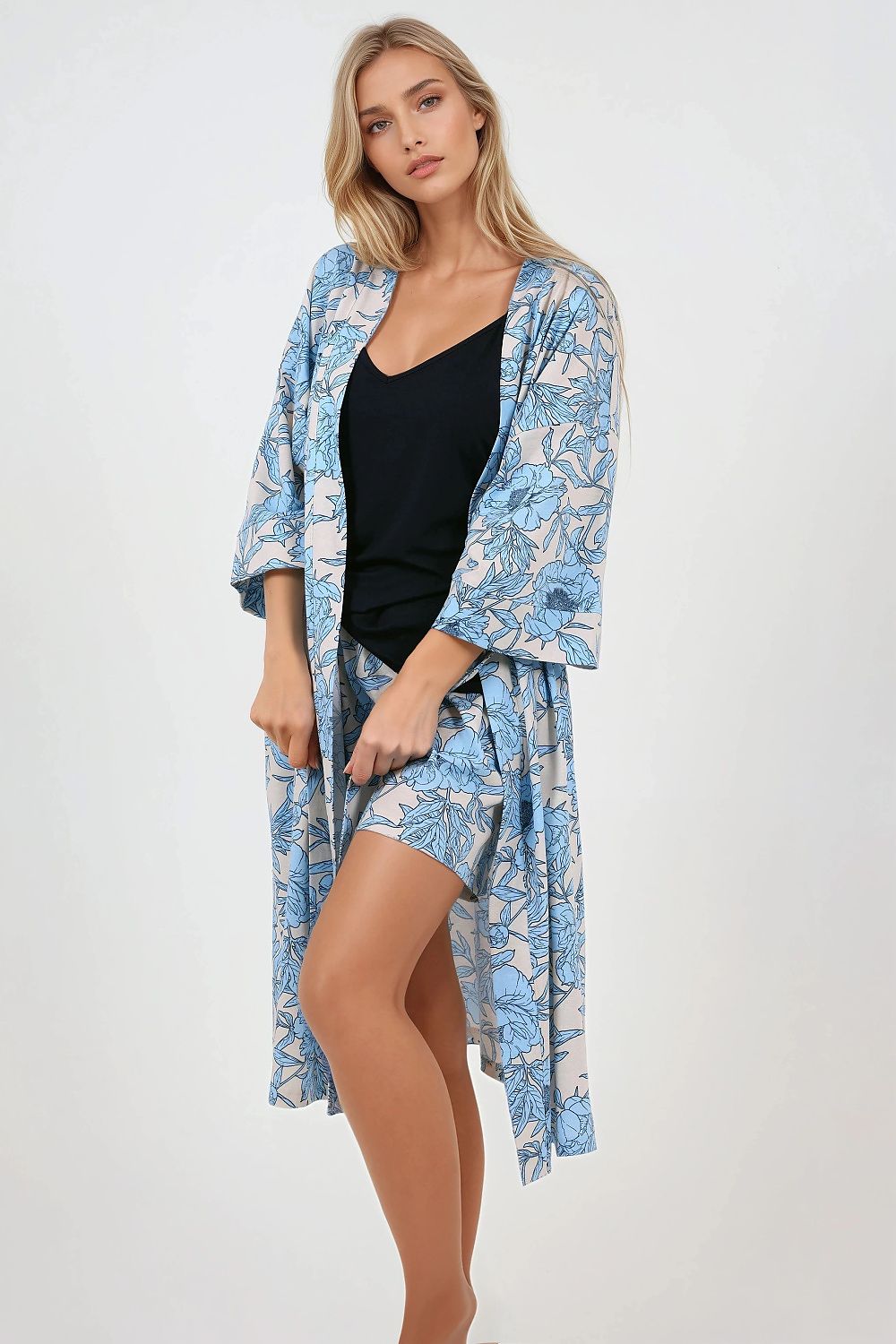 Elegant og komfortabelt pyjamassett til dame fra MS StyleHaven, laget av Viskose; Bomull, farge Blå, størrelse XL, med short ermer, perfekt til casual