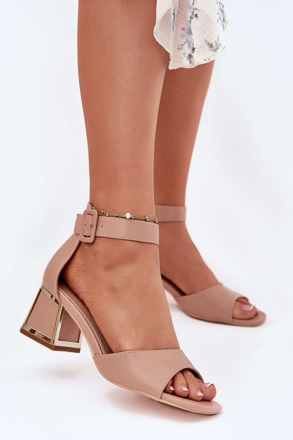 Hælsandaler Step in style til dame fra MS StyleHaven, laget av Bomull, farge Hvit, størrelse 36, med short ermer, perfekt til dress