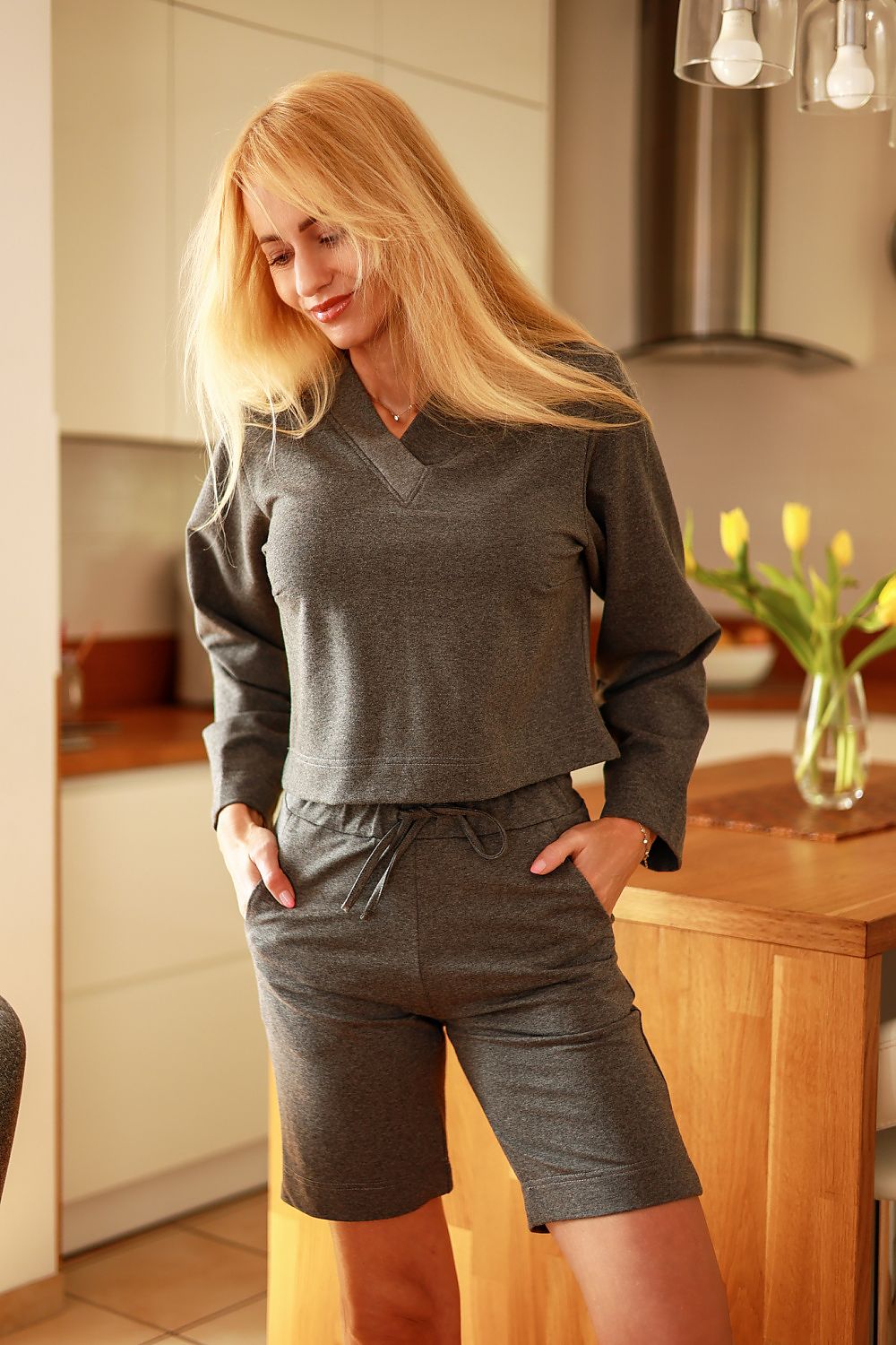 Sett Mirale til dame fra MS StyleHaven, laget av Bomull; Elastan-1, farge Grå, størrelse XL, med long ermer, perfekt til dress