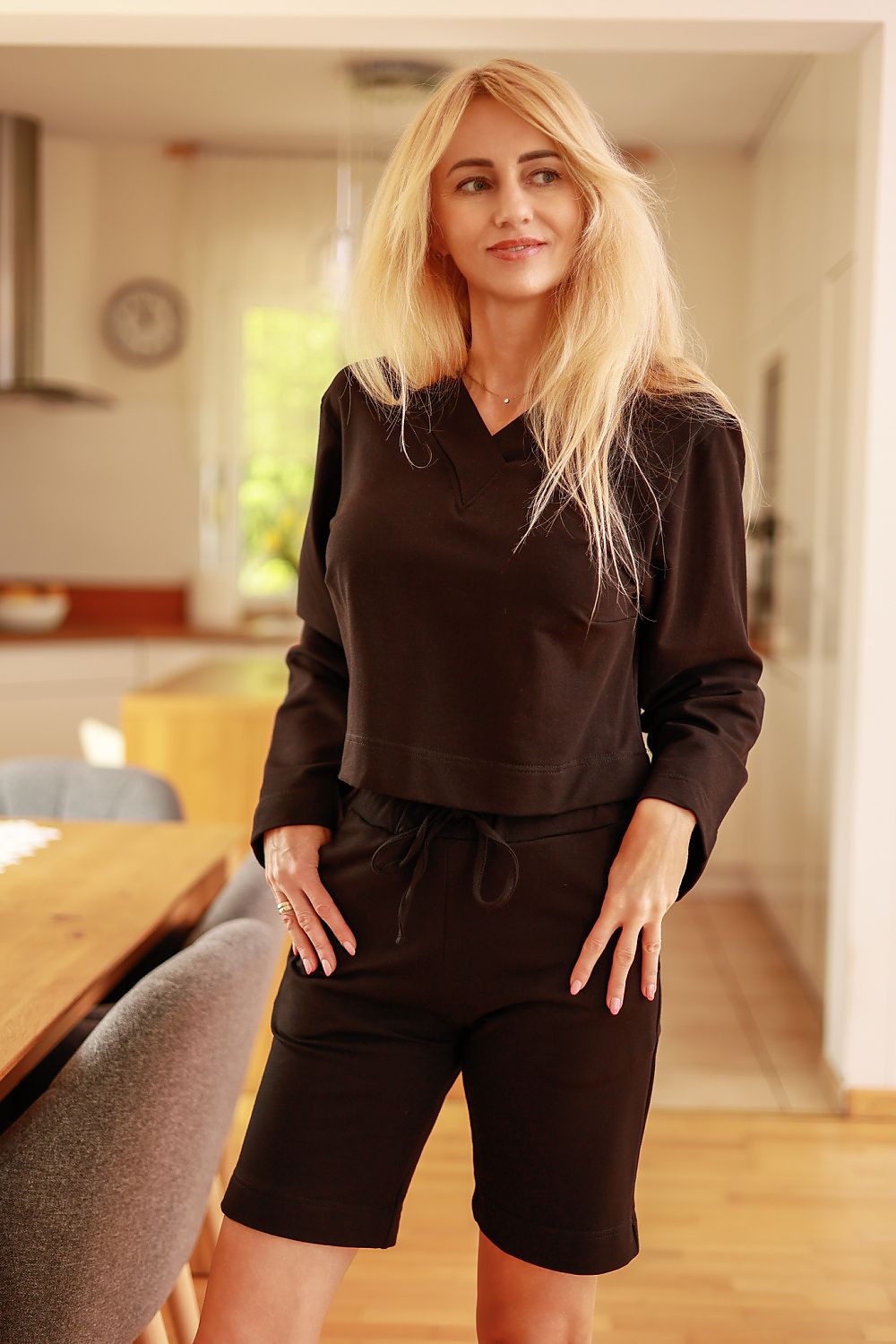 Sett Mirale til dame fra MS StyleHaven, laget av Bomull; Elastan-1, farge Svart, størrelse s, med long ermer, perfekt til dress