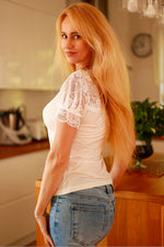 Bluse Mirale til dame fra MS StyleHaven, laget av Syntetisk, farge beige, størrelse M, med short ermer, perfekt til dress