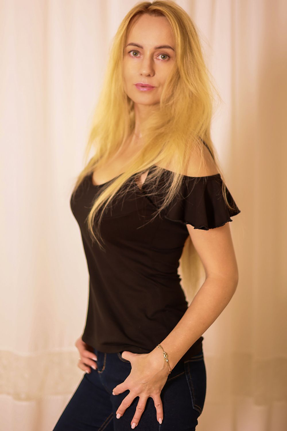 Bluse Mirale til dame fra MS StyleHaven, laget av Viskose, farge Svart, størrelse s, med short ermer, perfekt til dress