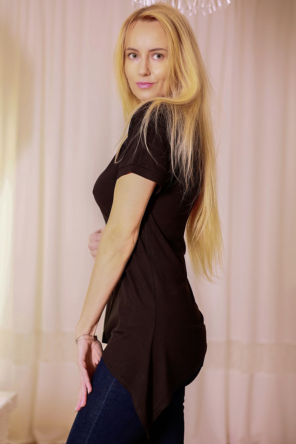 Bluse Mirale til dame fra MS StyleHaven, laget av Viskose, farge Svart, størrelse M, med short ermer, perfekt til dress