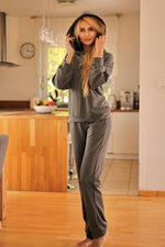 Sett Mirale til dame fra MS StyleHaven, laget av Bomull; Elastan-1, farge Grå, størrelse XL, med long ermer, perfekt til dress