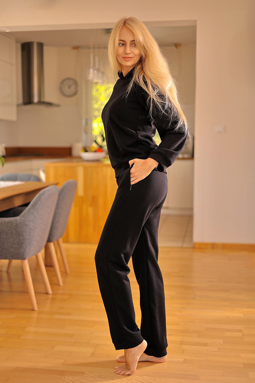 Sett Mirale til dame fra MS StyleHaven, laget av Bomull; Elastan-1, farge Svart, størrelse s, med long ermer, perfekt til dress