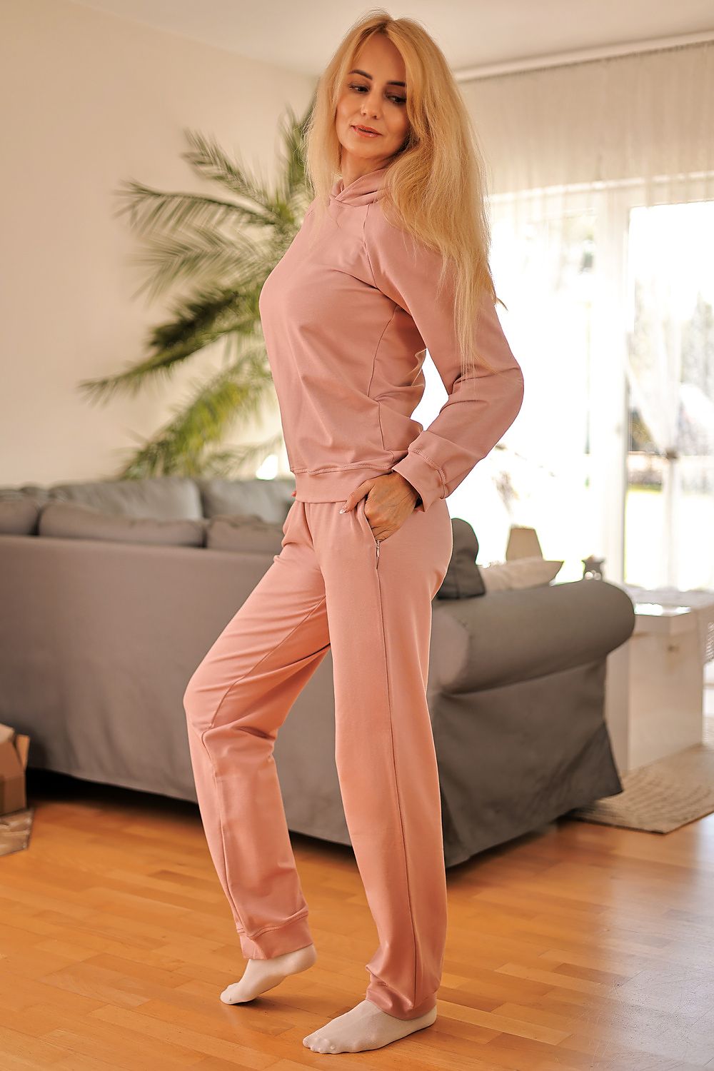 Sett Mirale til dame fra MS StyleHaven, laget av Bomull; Elastan-1, farge Rosa, størrelse M, med long ermer, perfekt til dress