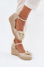 Buskin Step in Style til dame fra MS StyleHaven, laget av Bomull, farge beige, størrelse 38, med short ermer, perfekt til dress; casual