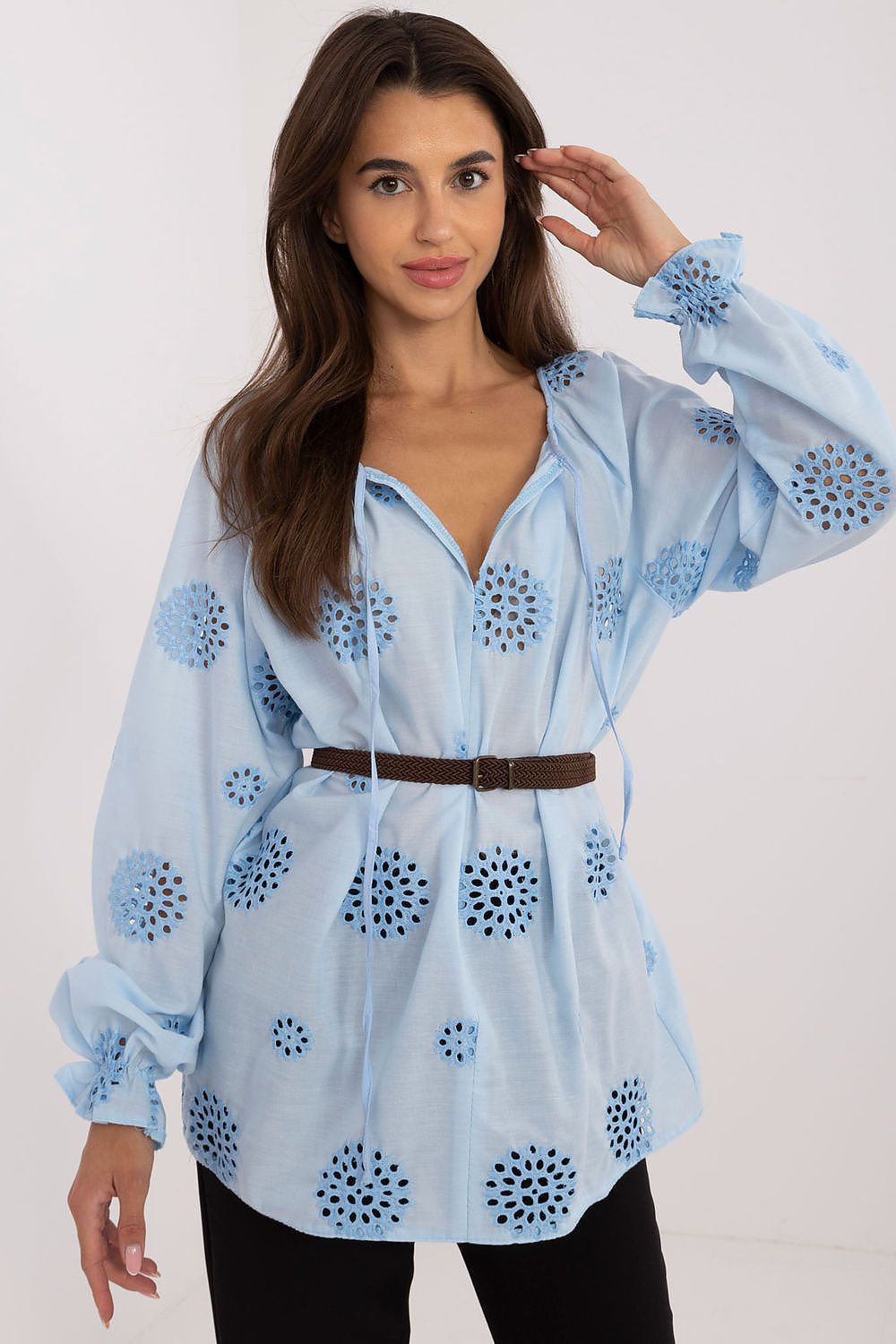 Bluse Lakerta til dame fra MS StyleHaven; laget av Bomull; farge BlÃƒÂ¥; stÃƒÂ¸rrelse L/XL; med long ermer; perfekt til dress