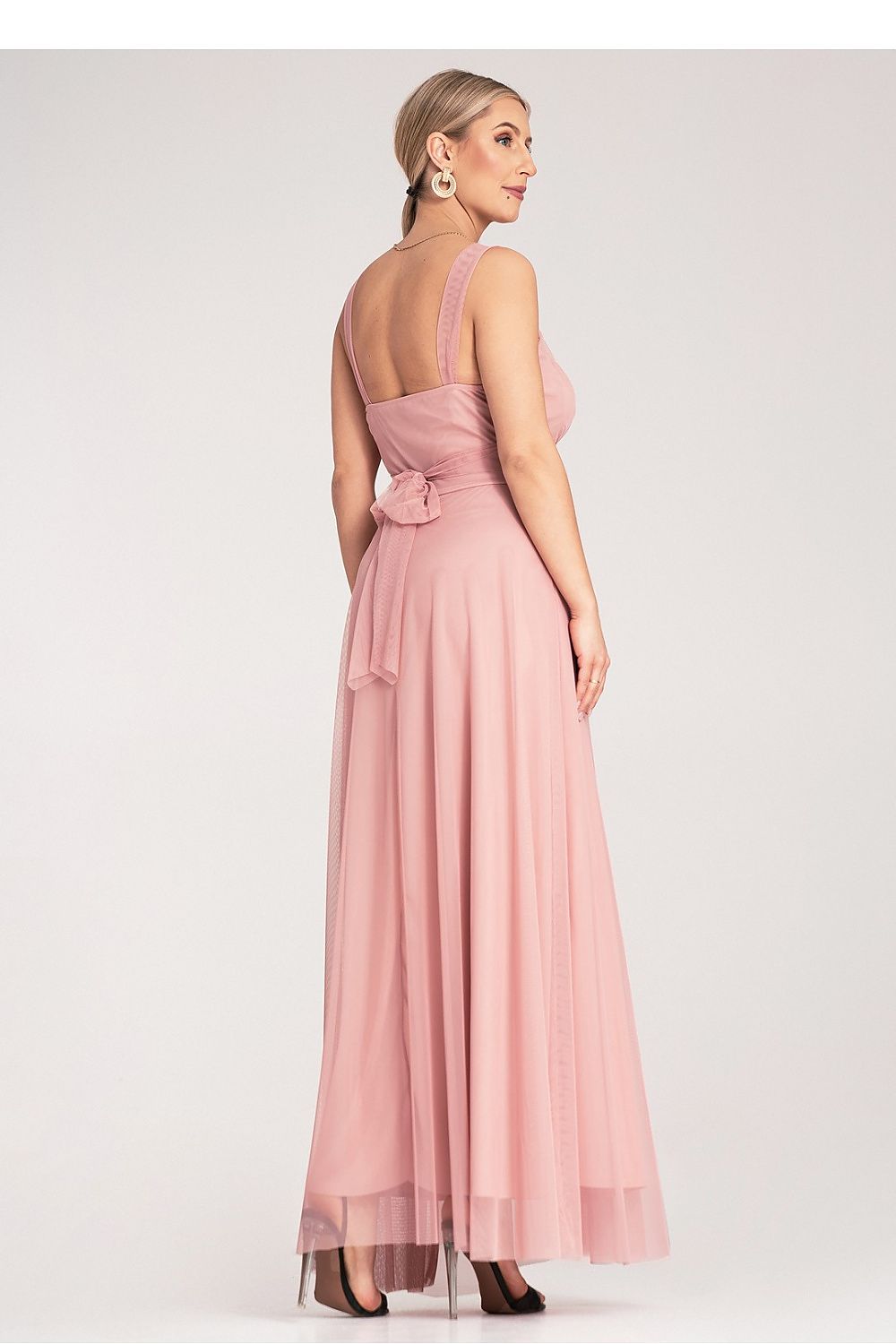 Aftenkjole Figl til dame fra MS StyleHaven, laget av polyester, farge Svart, størrelse S/M, med sleeveless ermer, perfekt til dress