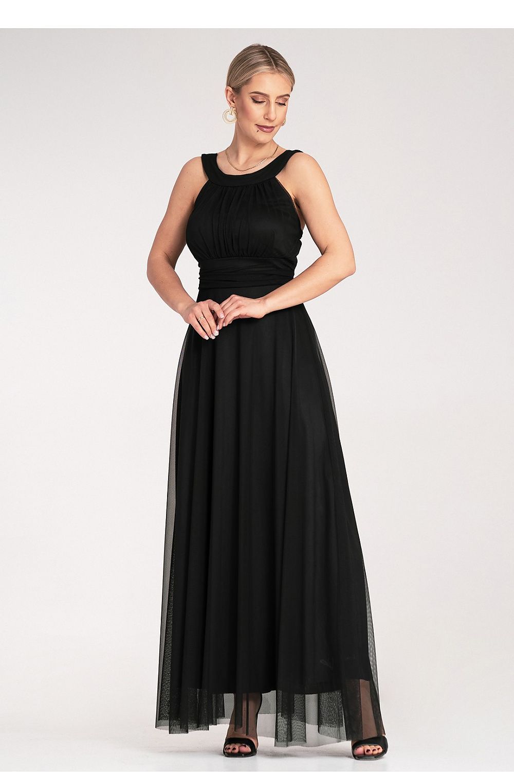 Aftenkjole Figl til dame fra MS StyleHaven, laget av polyester, farge Svart, størrelse S/M, med sleeveless ermer, perfekt til dress