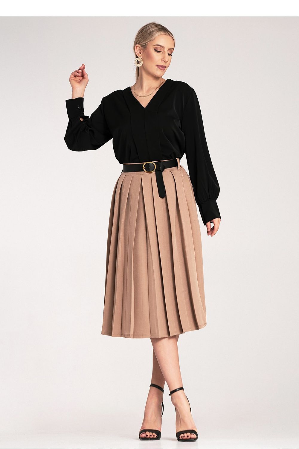 Skjørt Figl til dame fra MS StyleHaven, laget av polyester, farge beige, størrelse S/M, med long ermer, perfekt til dress