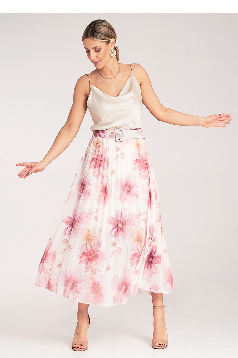Skjørt Figl til dame fra MS StyleHaven, laget av polyester, farge Grønn, størrelse S/M, med 3-4; long ermer, perfekt til dress