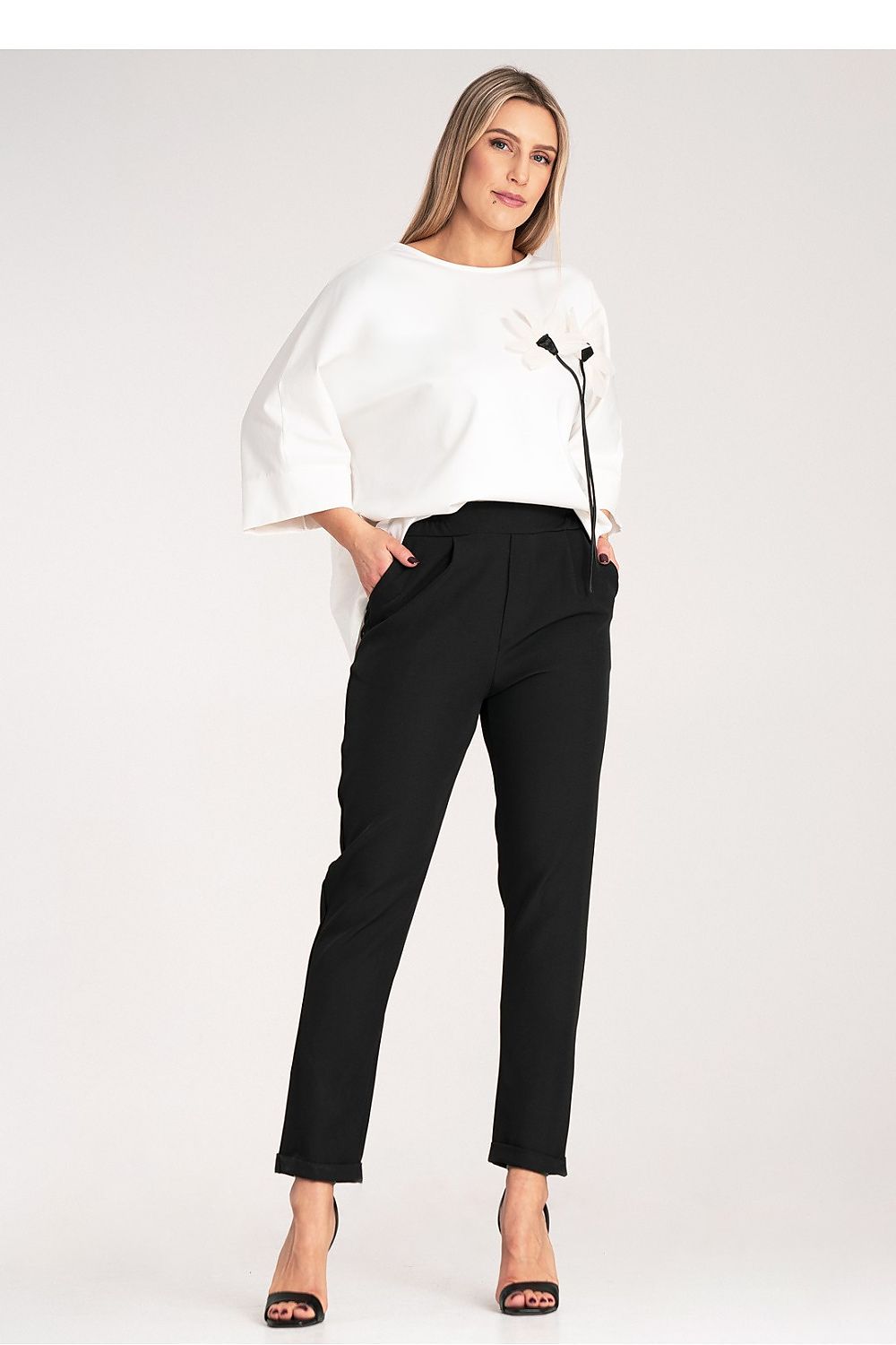 Damebukser Figl til dame fra MS StyleHaven, laget av polyester, farge Svart, størrelse S/M, med 3-4; long ermer, bukselengde long, perfekt til dress