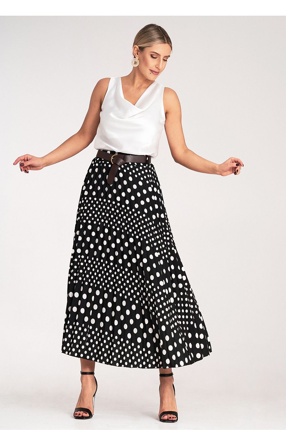 Skjørt Figl til dame fra MS StyleHaven, laget av polyester, farge Grønn, størrelse S/M, med 3-4; long ermer, perfekt til dress